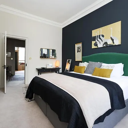 Altido Stunning 1-bed Maisonette In The New Town 爱丁堡