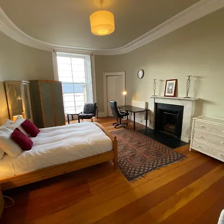 Grand City Apartment In Stockbridge Area