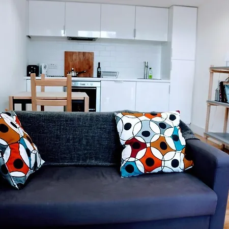 Fantastic Unique Sculpture Studio Apartment Edinburgh