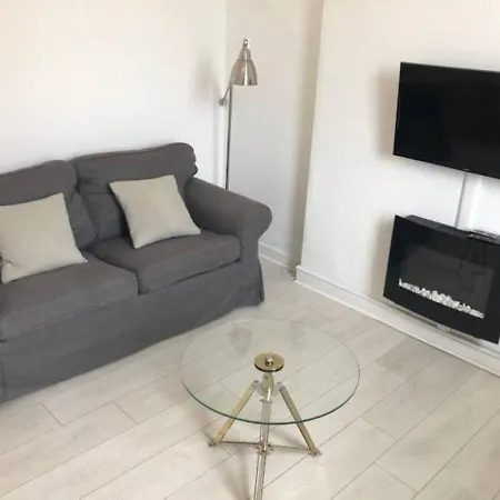 Beautiful Scandi-inspired One Bed In Stockbridge