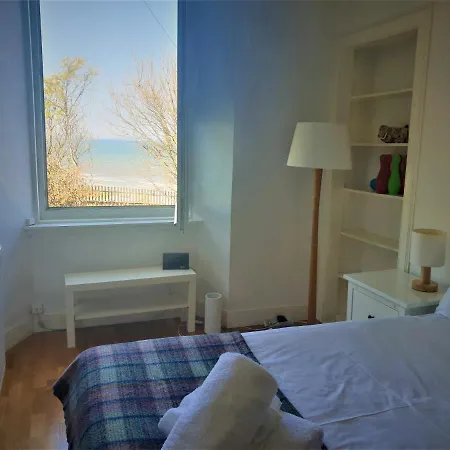 Kings Road - Seaside Retreat 15 Minutes To Central *
