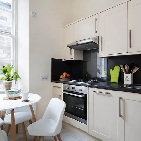 Stockbridge Two Bedroom شقة *