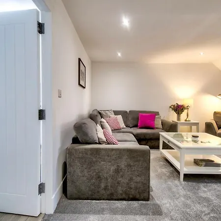 Guestready - Stylish Modern 2Br Flat For 4 - Free Parking