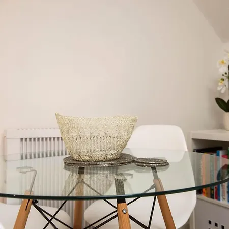 Guestready - Stylish Modern 2Br Flat For 4 - Free Parking