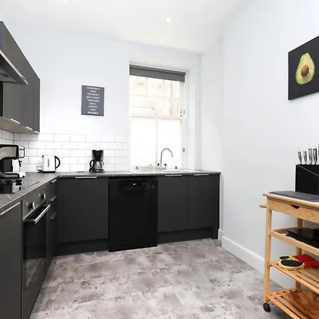 Stunning 2 Bed Nr The Royal Mile & The Castle 아파트 *