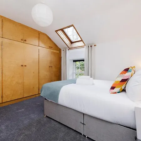 Apartment Joivy Beautiful Mews Near Princes Street *