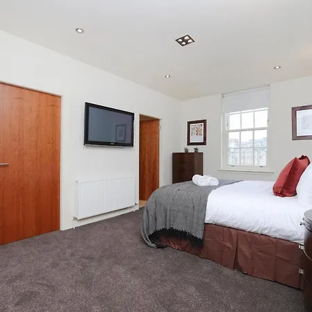 Lejlighed Joivy Spacious 2 Bed,2 Bath Flat, Free Parking And Rooftop Terrace