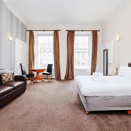 Guest house Castle Street 3*