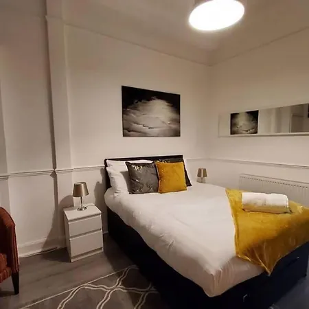 Leith Spectacular By Sensational Short Lets & Serviced With 6 Separate Beds & 2 Baths Edinburgh