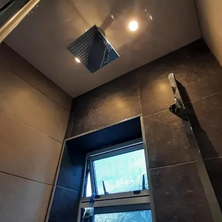 Lele's Flat - 15 Minutes To Airport & Centre