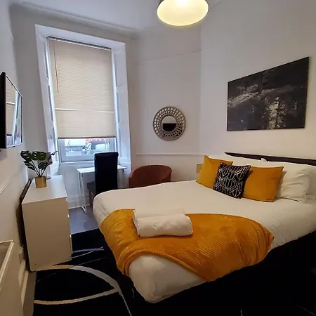 Leith Spectacular By Sensational Short Lets & Serviced With 6 Separate Beds & 2 Baths דירה *