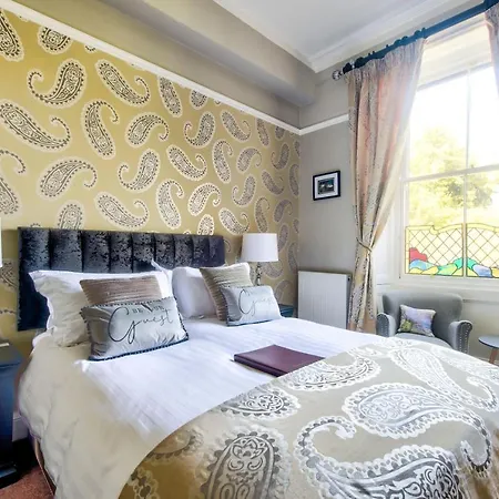 The Hedges 5* Edinburgh