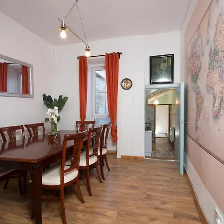 7 Bedroom Townhouse Hébergement de vacances *