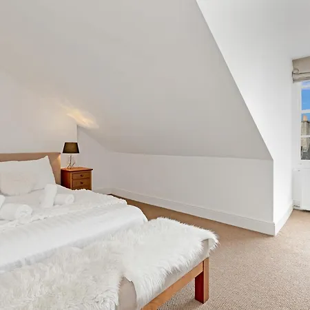 דירה Old Town Spacious 5br-2ba, Near Royal Mile By Bonjour Residences אדינבורו