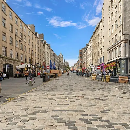 Old Town Spacious 5br-2ba, Near Royal Mile By Bonjour Residences * אדינבורו