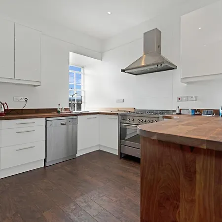 דירה Old Town Spacious 5br-2ba, Near Royal Mile By Bonjour Residences אדינבורו