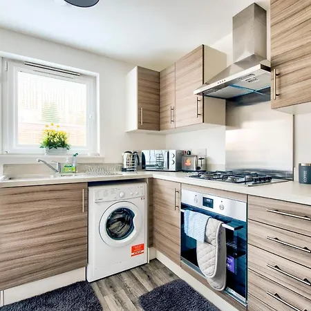 Guestready - Serene 2br W Yard & Parking - Sleeps Up To 6 *