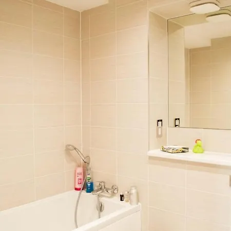 Modern By Leith Walk Edinburgh