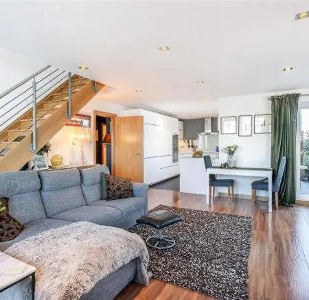 Stunning 3 Bedroom Edinburgh Waterfront Apartment Available For Cop26 爱丁堡