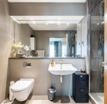 Stunning 3 Bedroom Edinburgh Waterfront Apartment Available For Cop26 爱丁堡