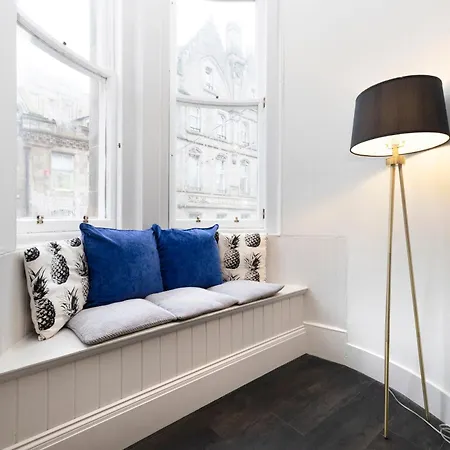 Апартаменты Joivy Sophisticated Near Castle