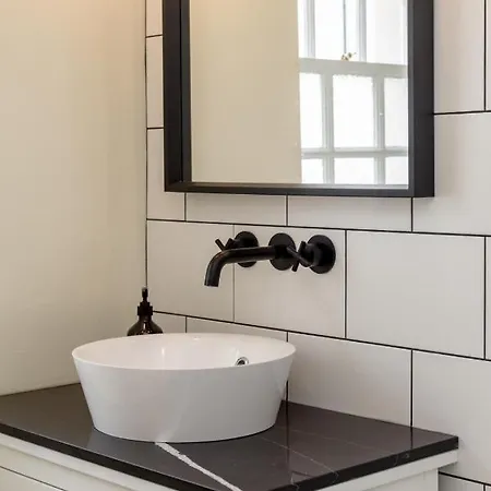 Guestready - Elegant 2br Period Flat In Oldtown
