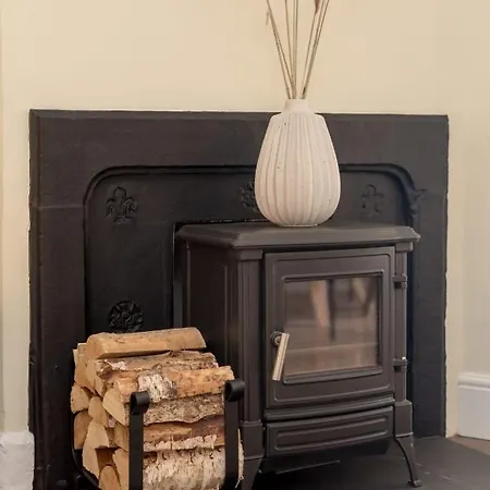 Guestready - Elegant 2br Period Flat In Oldtown