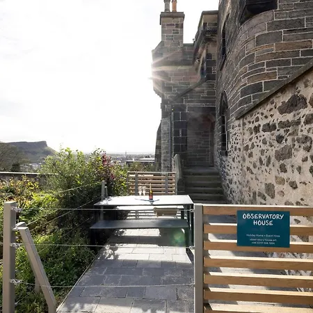 Joivy Observatory House & *