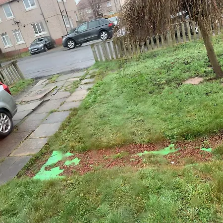 Edinburgh West Entire 3 Bedroom With Own Entrance 3 Car Parking Apartment *