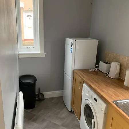 Edinburgh West Entire 3 Bedroom With Own Entrance 3 Car Parking