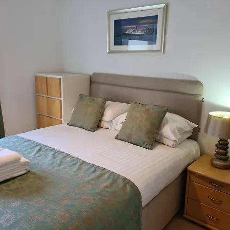 Holyrood With Parking & Lift Access Apartament *