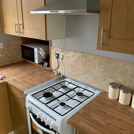 Edinburgh West Entire 3 Bedroom With Own Entrance 3 Car Parking Apartment