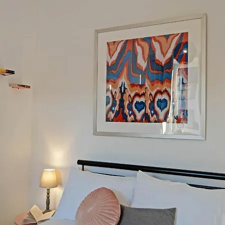 Cozy With Character Logie Main Door Flat Apartment *