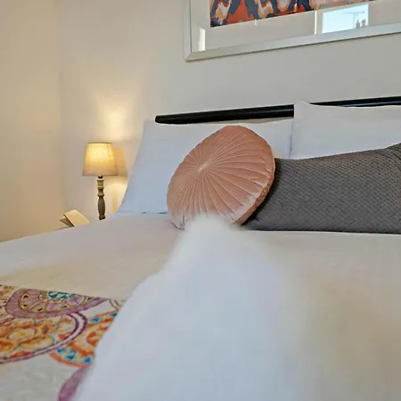 Apartment Cozy With Character Logie Main Door Flat *