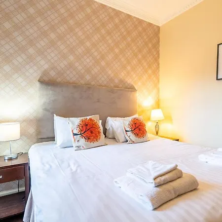 Apartament Tron Kirk