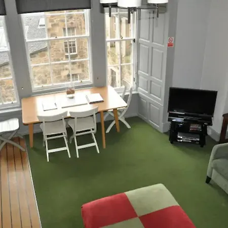 Apartament Tron Kirk