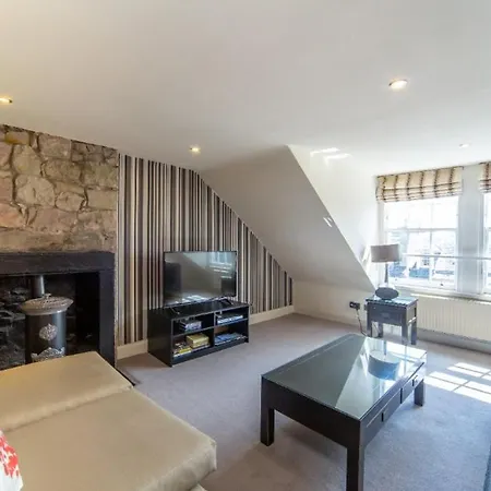 Tron Kirk Apartament