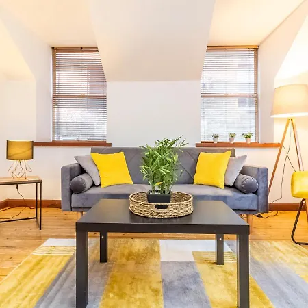 Pass The Keys 2 Beds Flat With Private Entrance In Centre - Sleeps 4 * Edinburgh