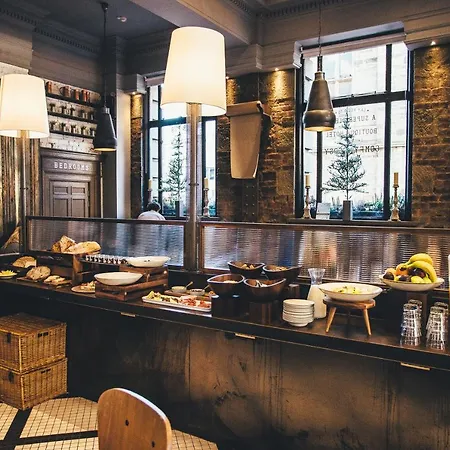 The On The Mile 4* Edinburgh