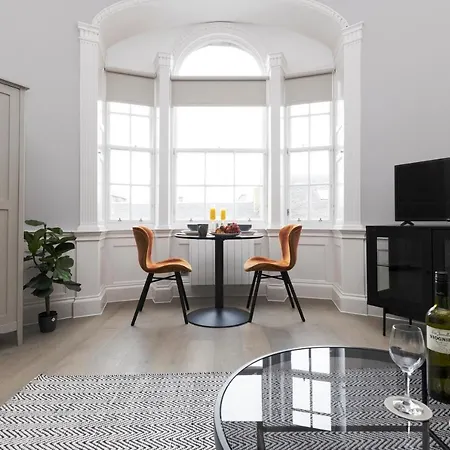 Joivy Modern In New Town, On Historic George Street 爱丁堡