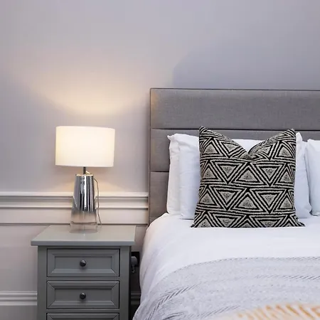 Joivy Modern In New Town, On Historic George Street 爱丁堡