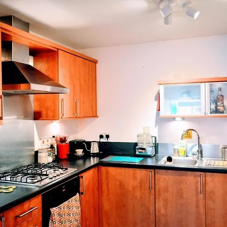 Quirky And Modern Near The Shore *