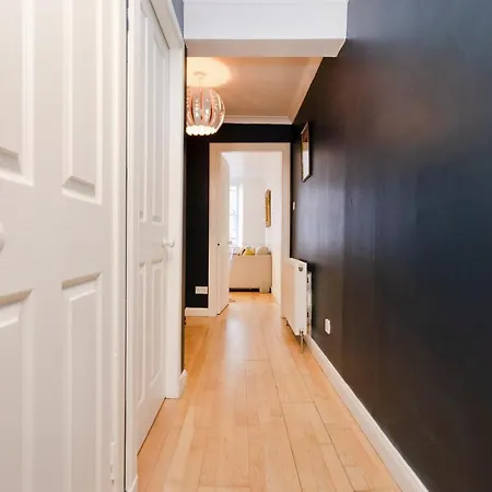 Joivy Charming With Patio Nearby The Castle *