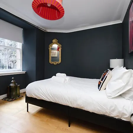 Apartament Joivy Charming With Patio Nearby The Castle