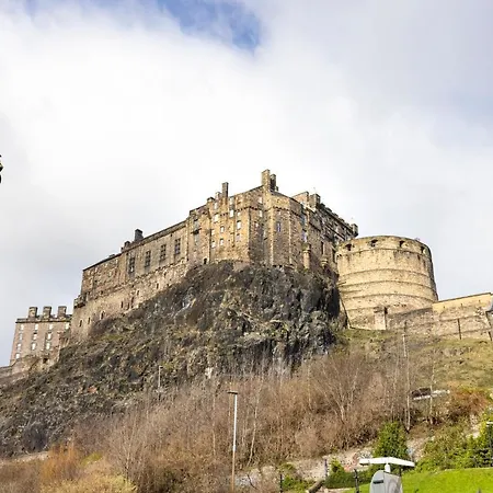 Apartment Joivy Charming With Patio Nearby The Castle