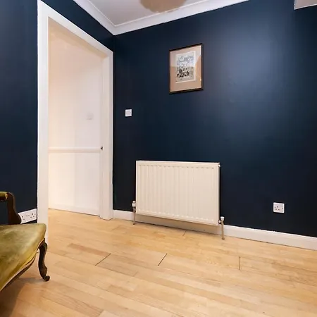 Apartament Joivy Charming With Patio Nearby The Castle