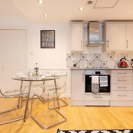 Joivy Charming With Patio Nearby The Castle *