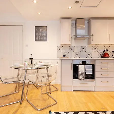 Joivy Charming With Patio Nearby The Castle *