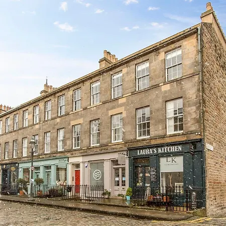 Ultra Modern, West End Village, Refurbished Basement Appt Apartment