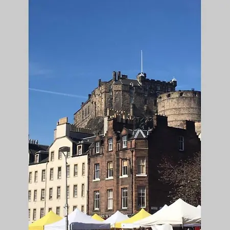 Centre, Old Town Apartment. Stunning Castle View Apartment *